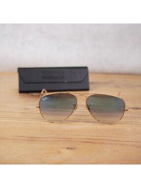 Ray-Ban RB3025 001/3F Aviator Large Metal Sunglasses Gold Frame 56-14